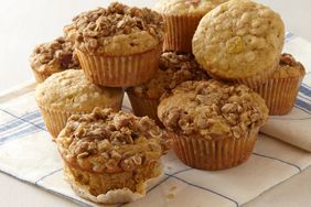 apple-oat-muffins-0091-d112215.jpg
