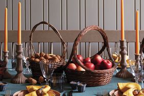 baskets table setting for Thanksgiving