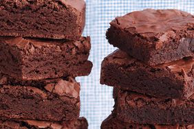 brownies-fudgey-cakey-159-d112142.jpg