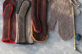 knit-mittens-313r-md110598_vert