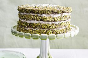 pistachio cannoli cake, green marble cake stand