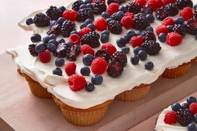 wafter berries cupcake cake