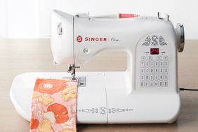 sewing-machine-mld110973-011.jpg